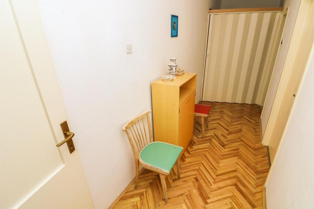 Double Rooms Tomica 2 With Balcony Baška Eksteriør bilde
