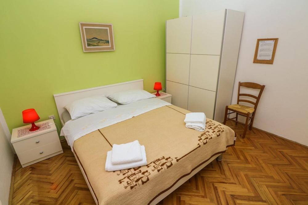 Double Rooms Tomica 2 With Balcony Baška Eksteriør bilde