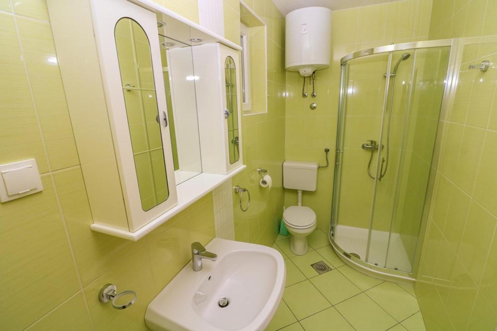 Double Rooms Tomica 2 With Balcony Baška Eksteriør bilde