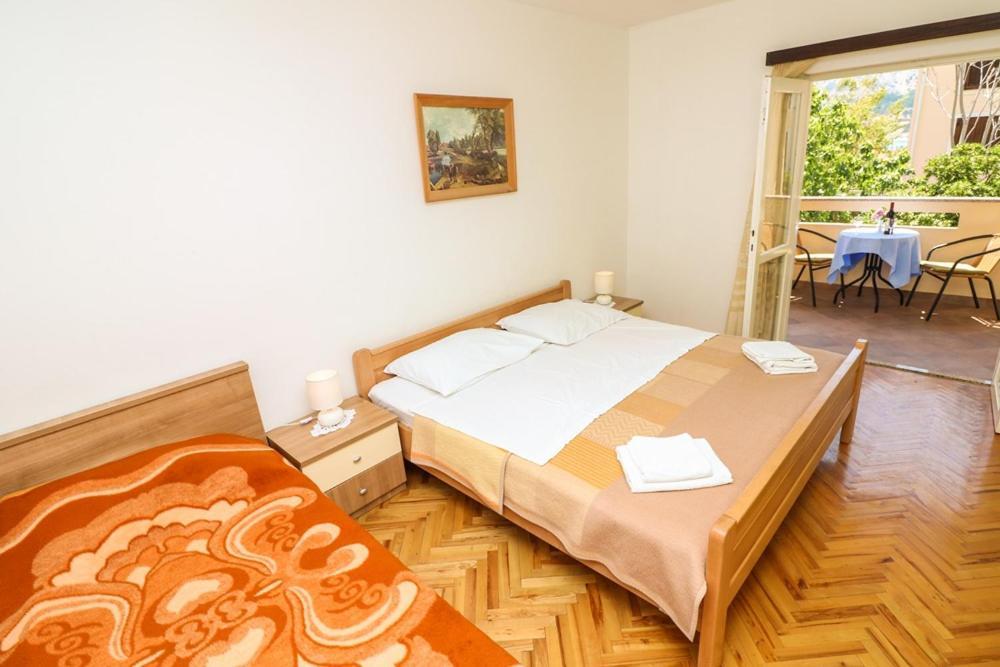Double Rooms Tomica 2 With Balcony Baška Eksteriør bilde