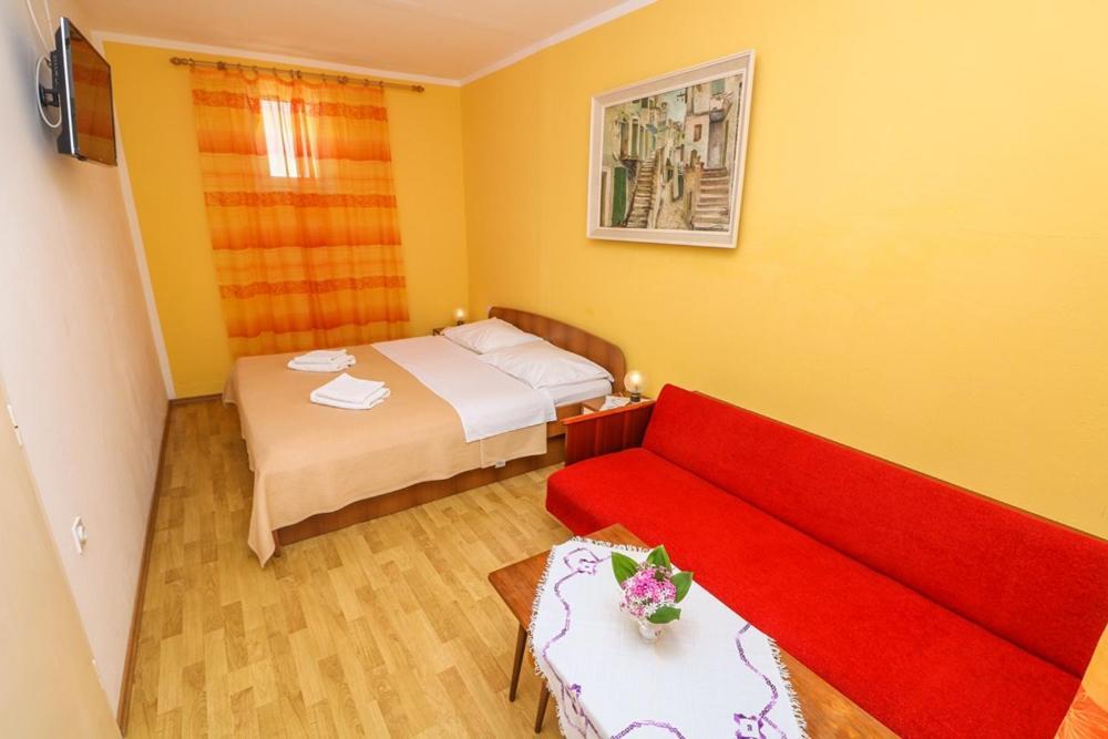 Double Rooms Tomica 2 With Balcony Baška Eksteriør bilde
