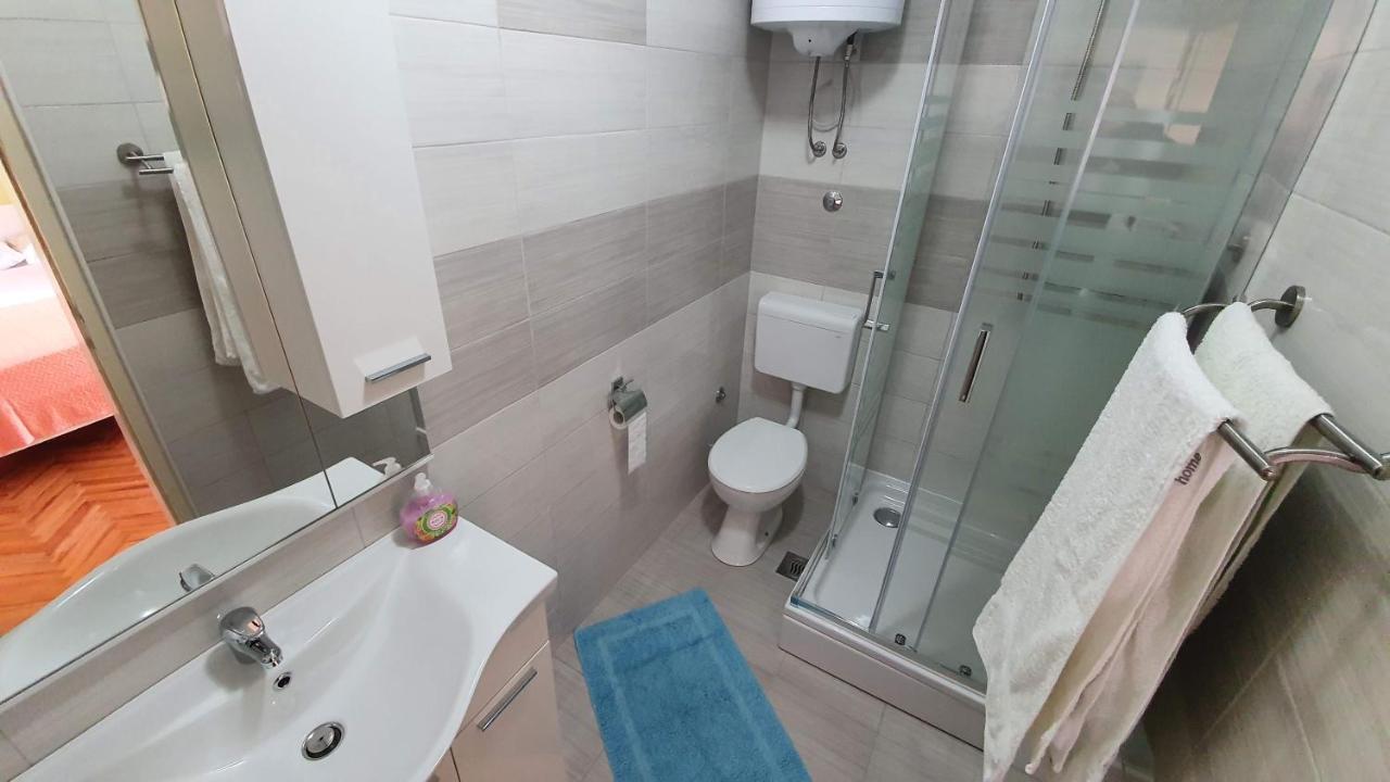 Double Rooms Tomica 2 With Balcony Baška Eksteriør bilde