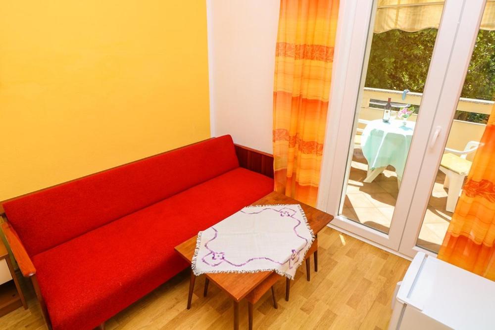 Double Rooms Tomica 2 With Balcony Baška Eksteriør bilde